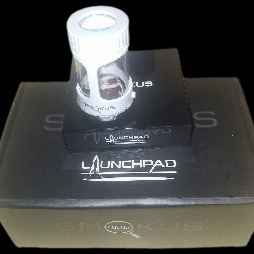 Smokus Focus Launch pad - Levitating LED Flower Storage Display Limited Edition